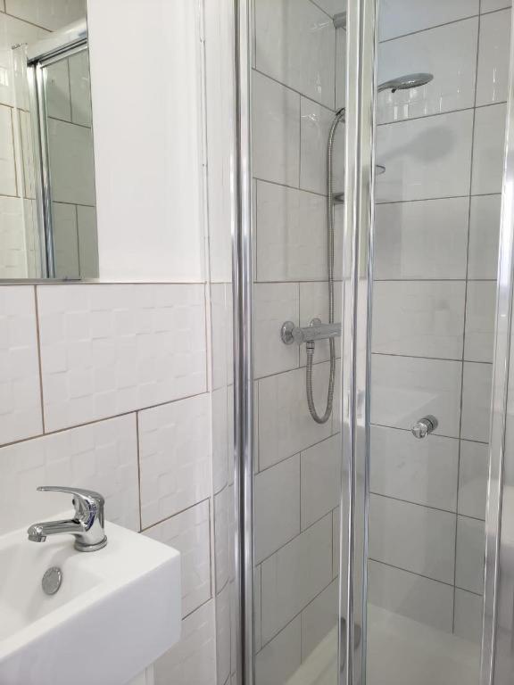Single Room Only For One Adult Southall Exterior foto