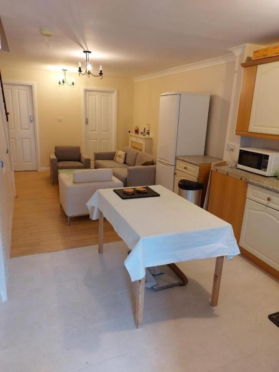 Single Room Only For One Adult Southall Exterior foto